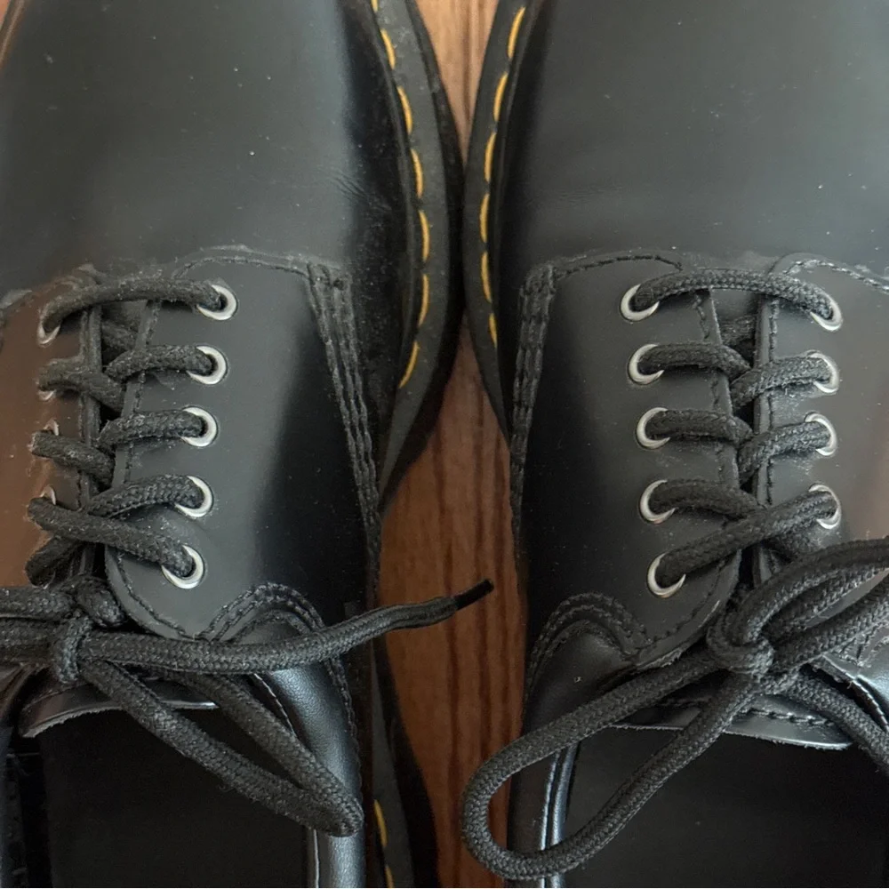 8053 Leather Platform Casual Shoes - Women’s Size 10 (Like New/Rarely Worn) - Picture 8 of 12